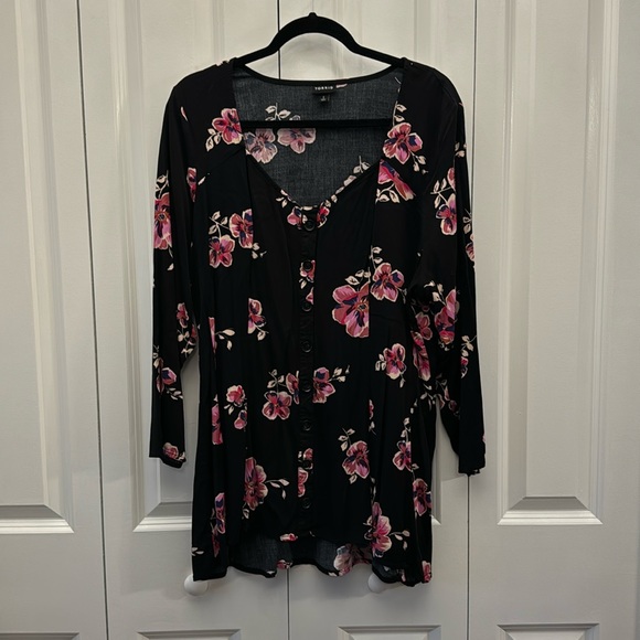 Torrid Challis Black Floral Shirt 2x - Picture 3 of 4